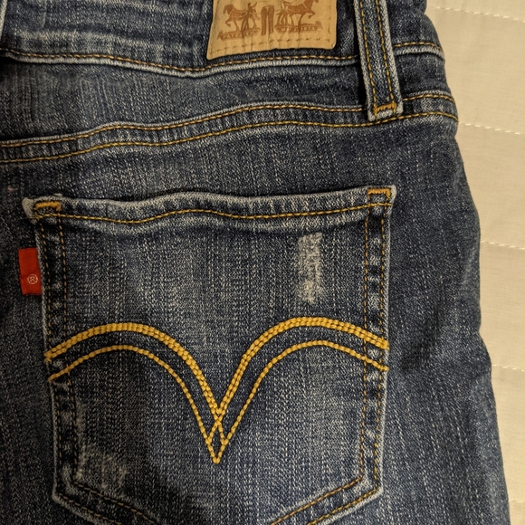 Levi's - Picture 3 of 7